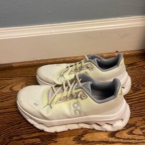 On Running Light Gray Sneakers
